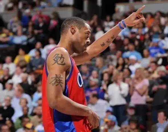 鸟人安德森怎么能进NBA?靠纹身、激情和一颗永远不认输的心 鸟人安德森怎么能进NBA?靠纹身、激情和一颗永远不认输的心